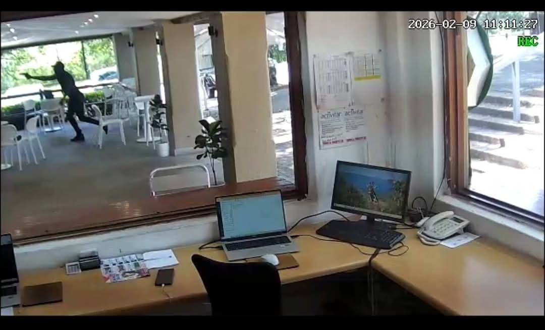 Man Survives Shooting at Hazyview Café