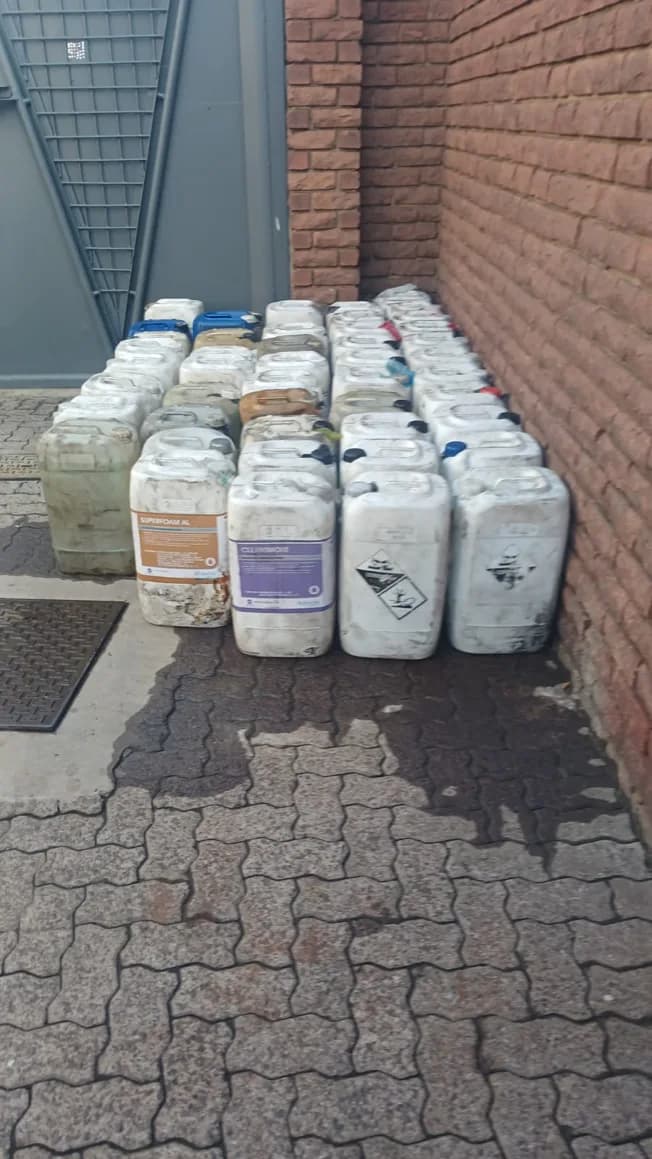 TWO SUSPECTS ARRESTED WITH 1 200 LITRES OF SUSPECTED STOLEN DIESEL IN WITBANK